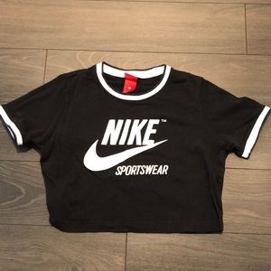 Nike Sportswear Crop Top